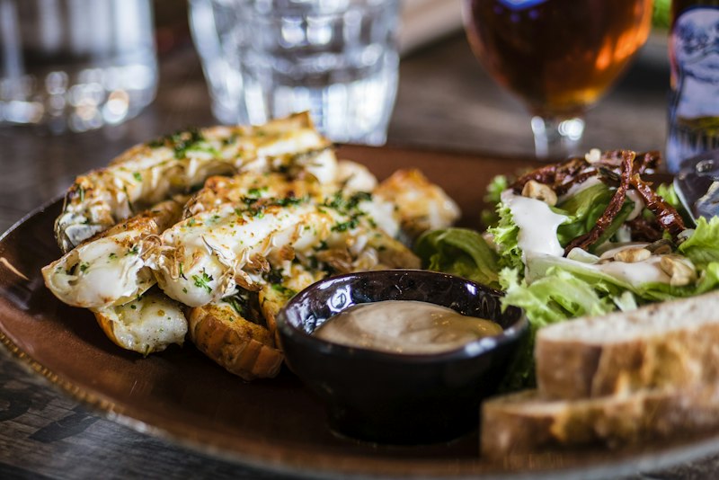 Brochetas de pollo al carbón